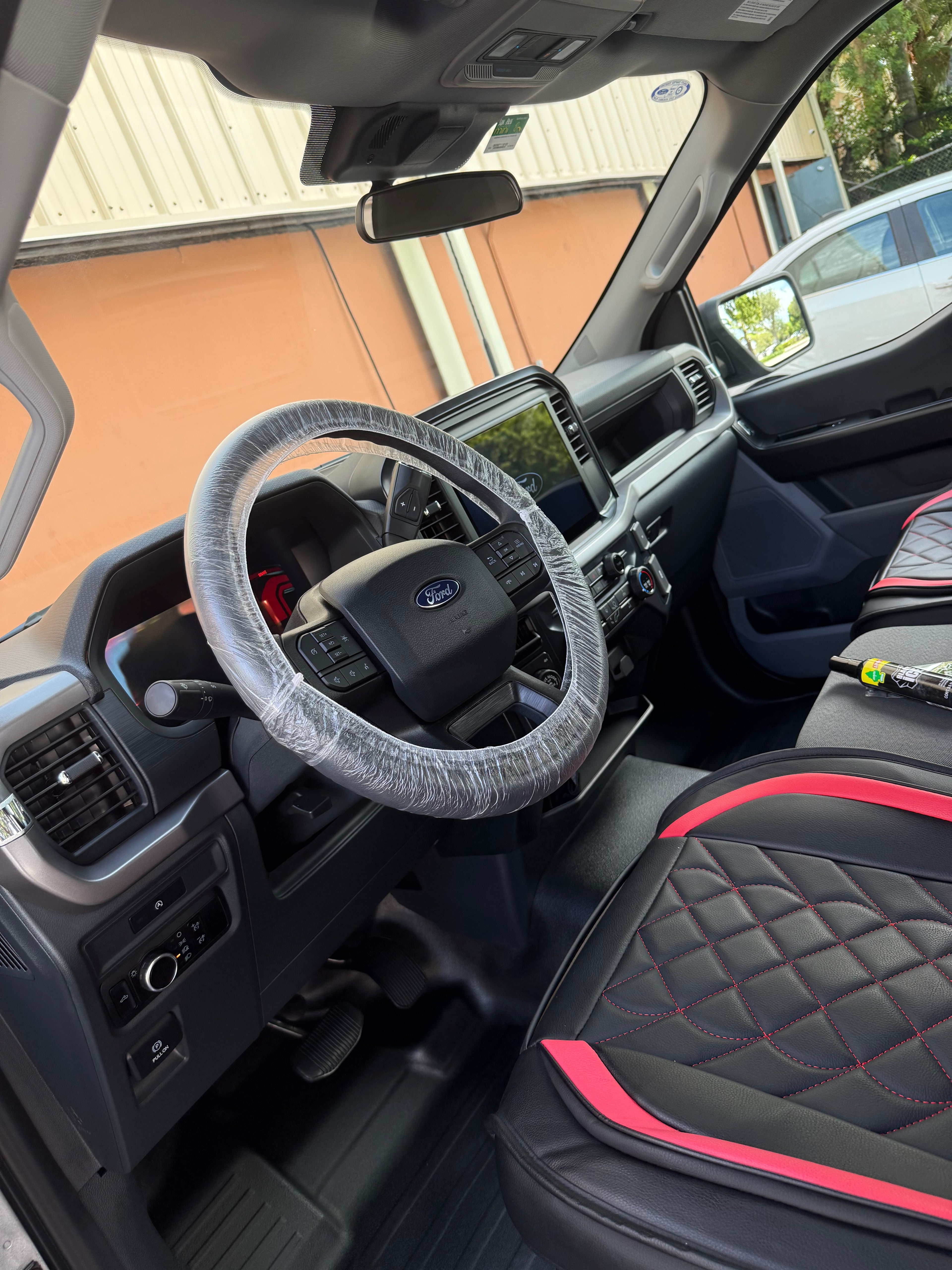 LUXURY MAINTENANCE DETAIL