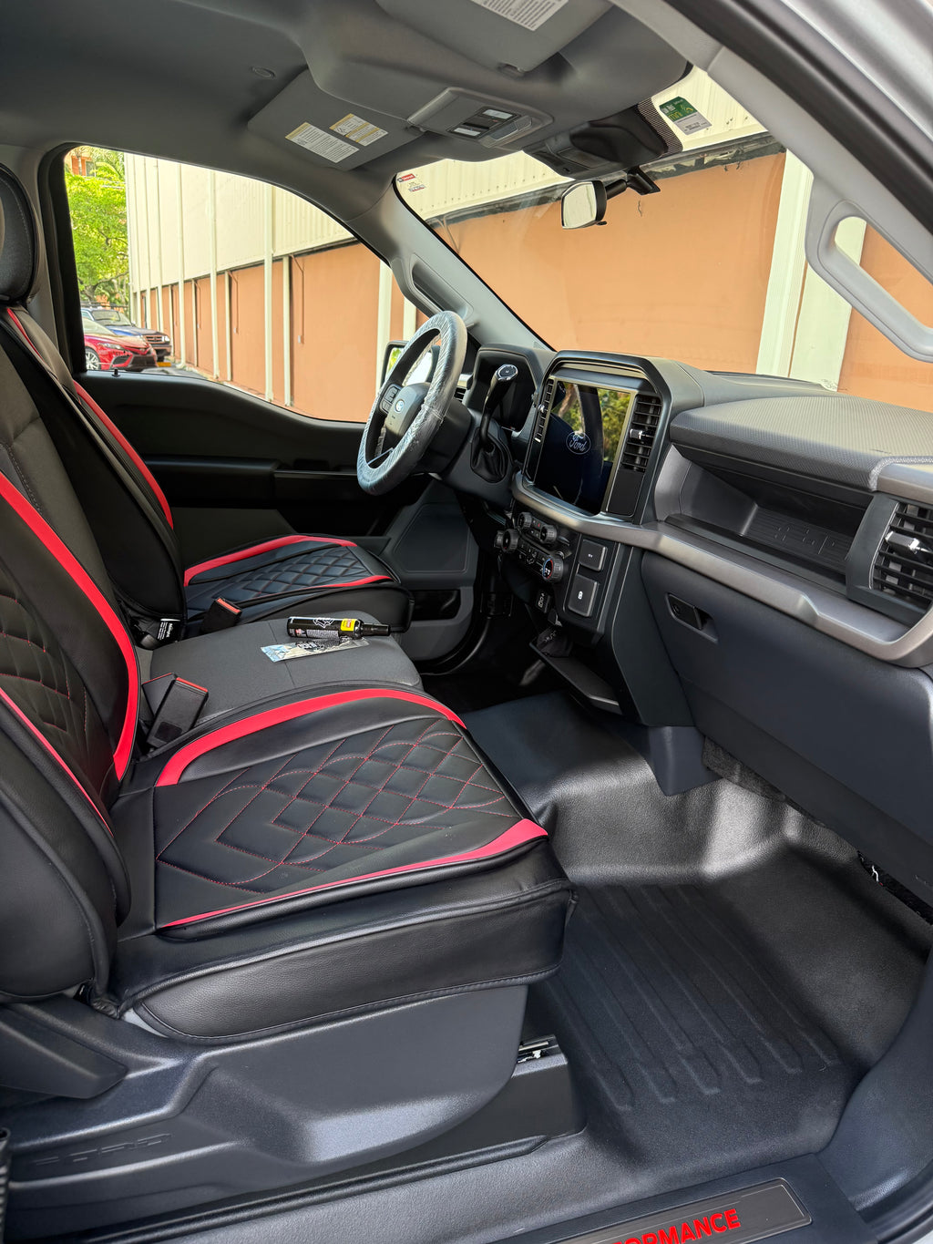 LUXURY MAINTENANCE DETAIL